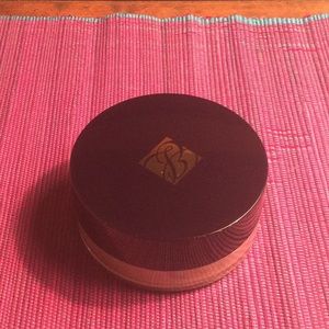 Estée Lauder Translucent Loose Powder in Medium